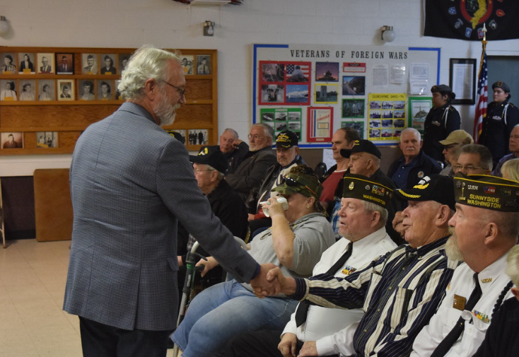 Newhouse honors Vietnam veterans in Sunnyside 2